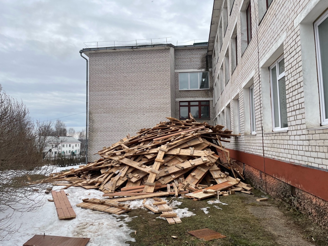 В здании Ильинской школы проходит этап демонтажных работ капитального ремонта..